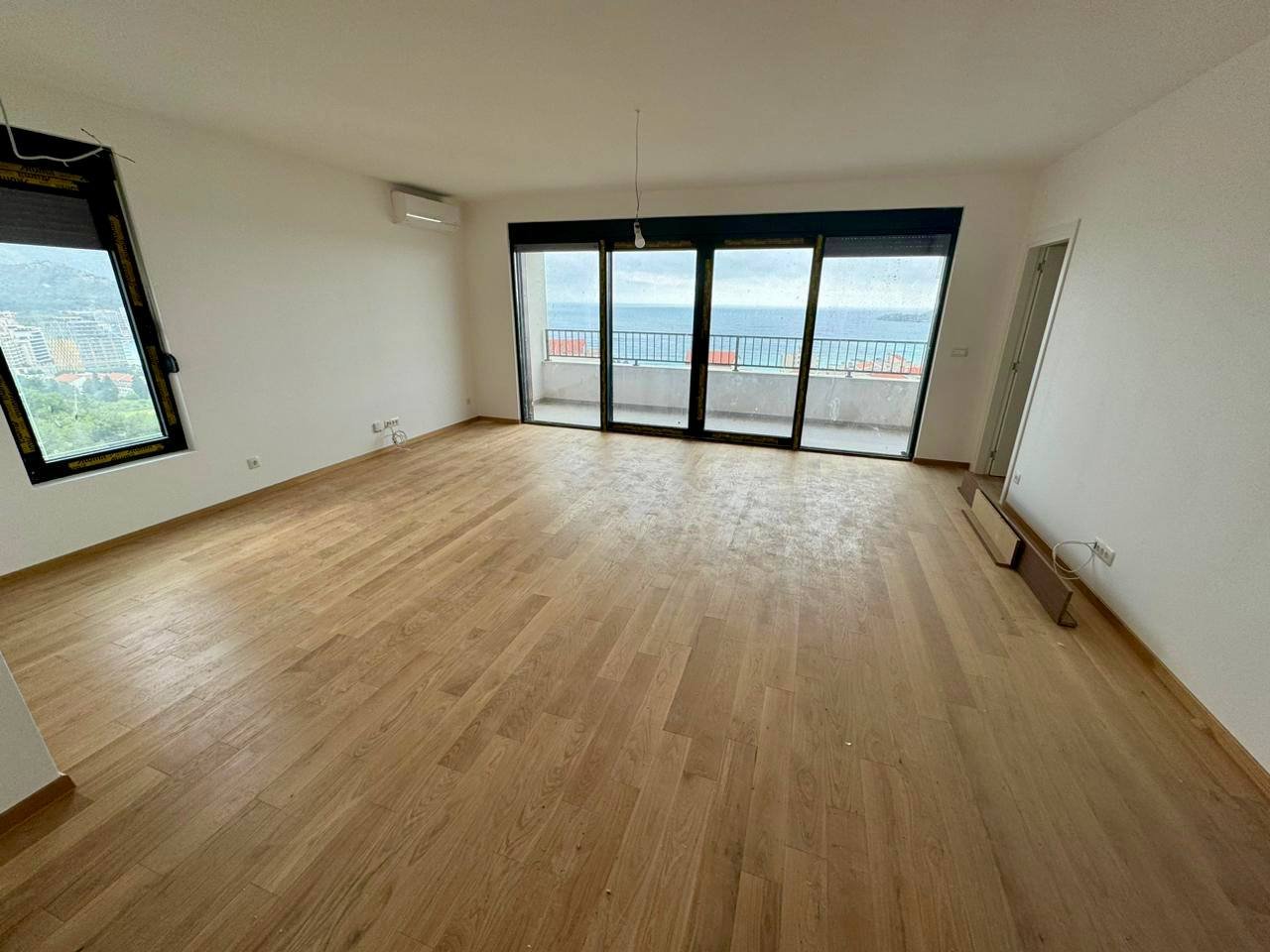 Prostrani stan od 84,6 m² s dvije spavaće sobe i prekrasnim pogledom na more