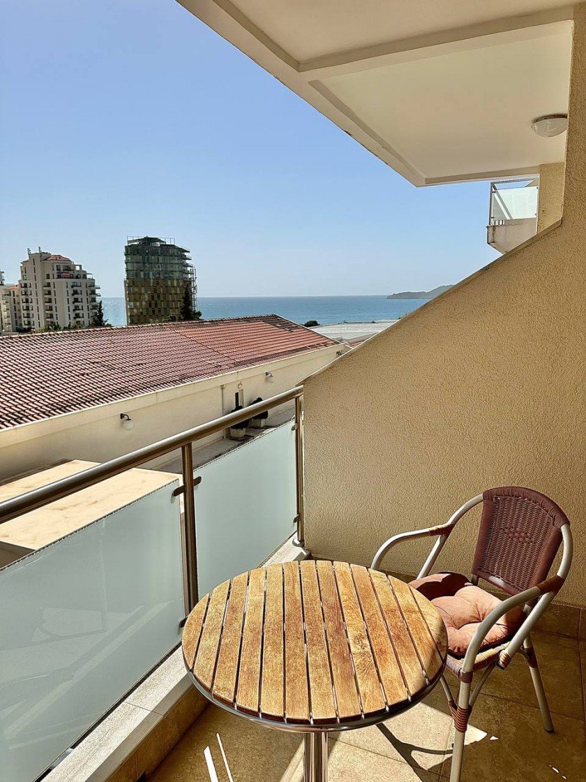 Prodaje se stan od 74 m² s 2 spavaće sobe u kompleksu Irich Adriatica